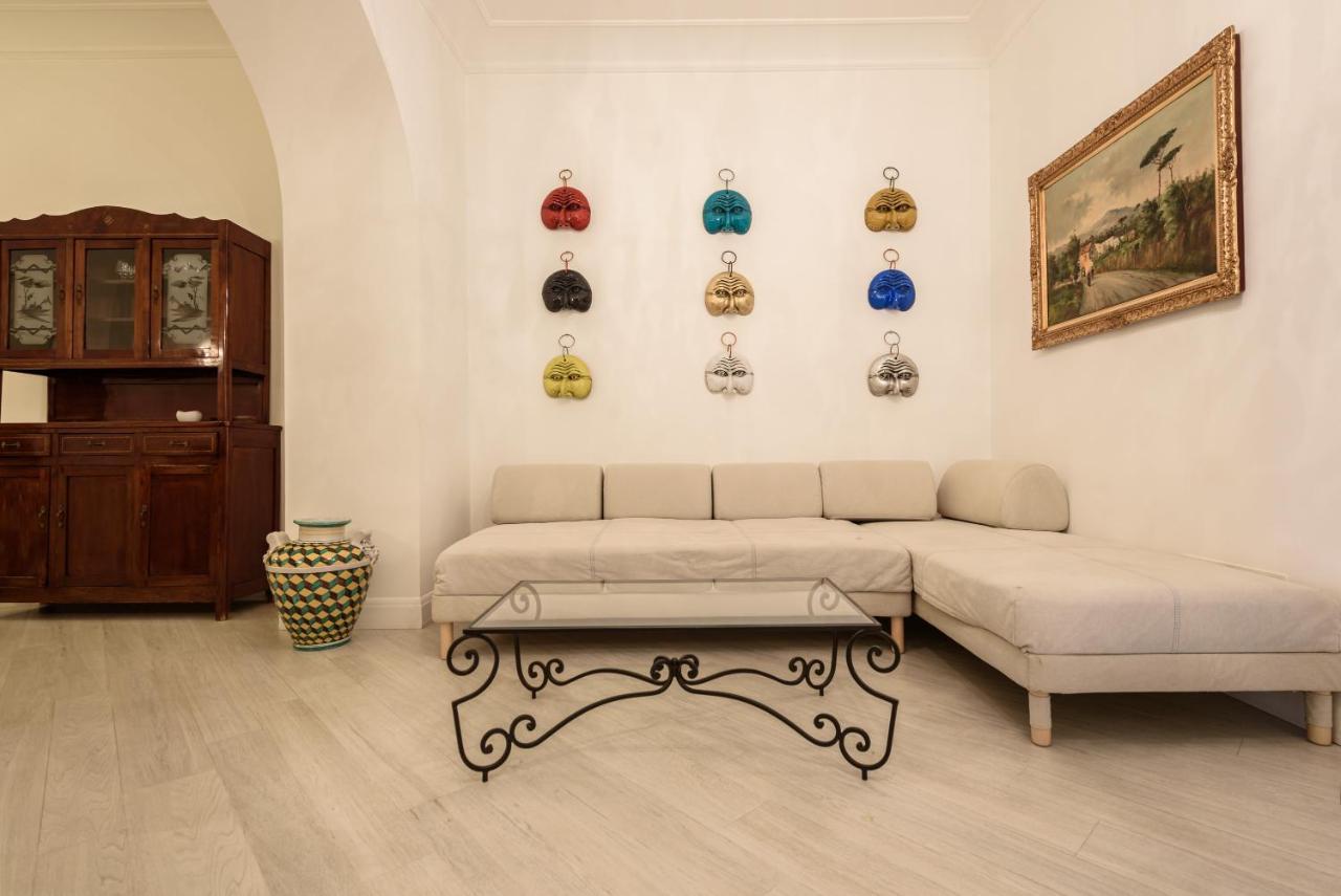 Palazzo Dello Spagnolo Suite Naples Exterior photo