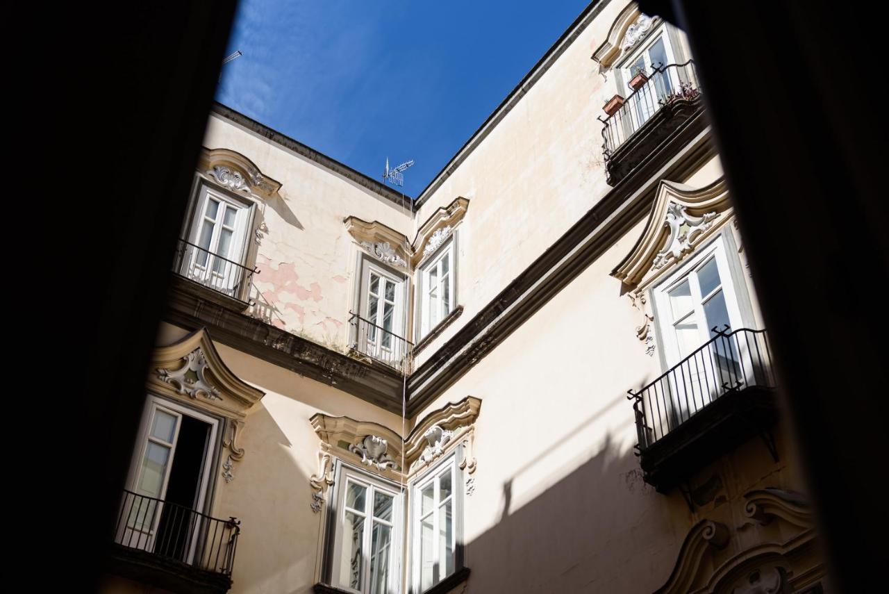 Palazzo Dello Spagnolo Suite Naples Exterior photo