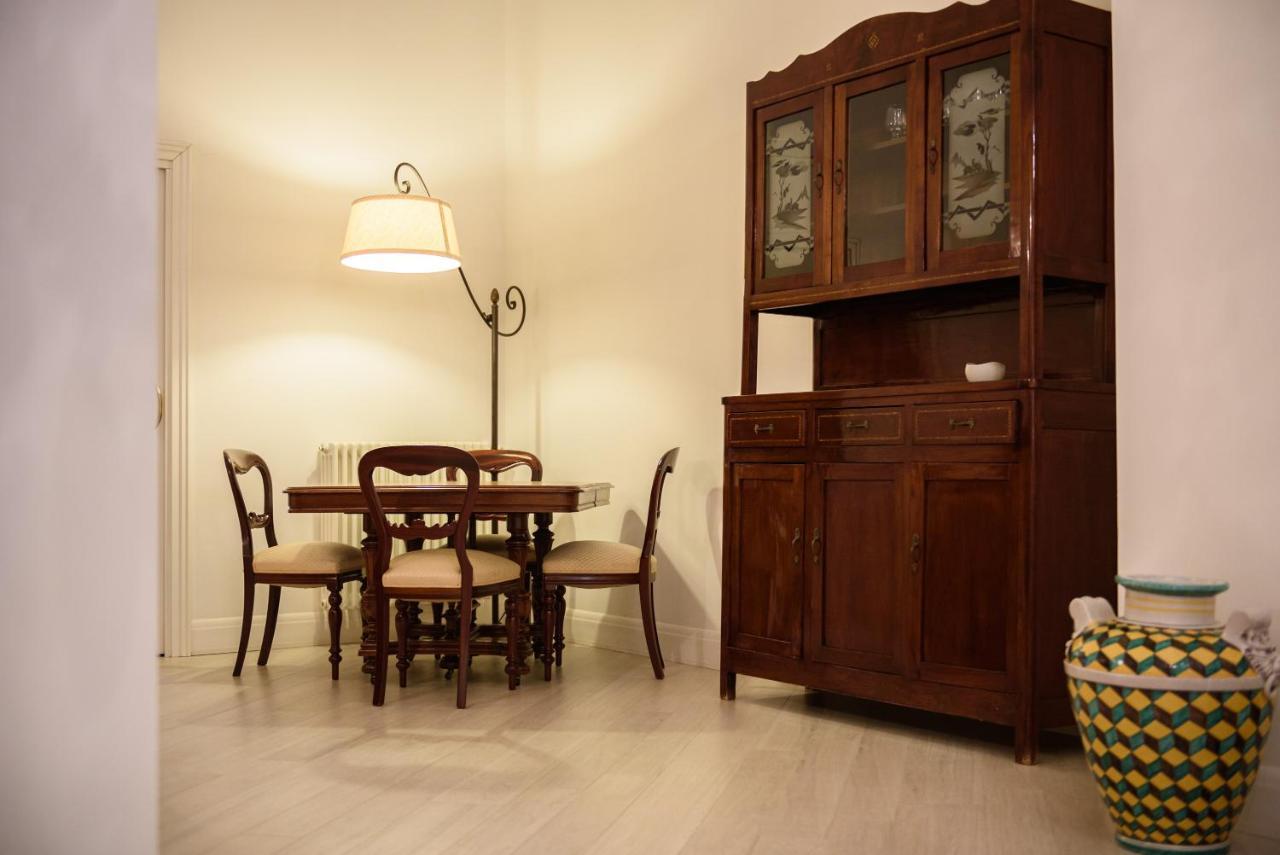 Palazzo Dello Spagnolo Suite Naples Exterior photo